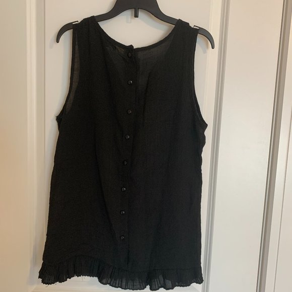 🔥 2/$22 🔥 V-neck Ruffled Tank Top - Picture 6 of 6